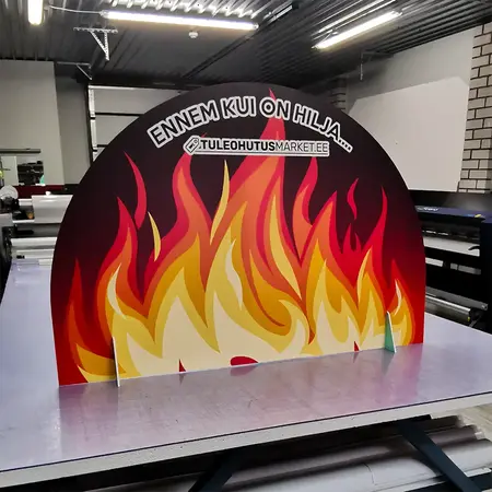 Tarvas Print – PVC UV freesitud stend